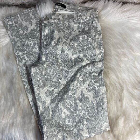 J Brand All Over Lace Super Skinny Jeans Sz 26 - Picture 1 of 11